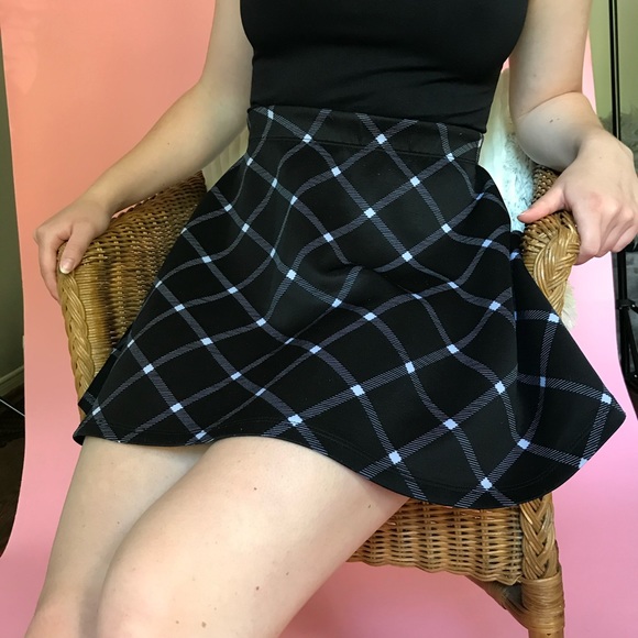 Pattern Skirt - Picture 2 of 2